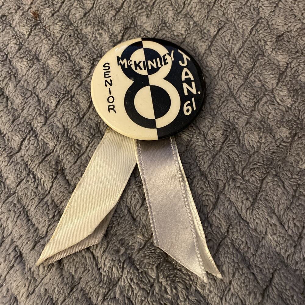 Vintage McKinley Senior 1961 PIN BADGE